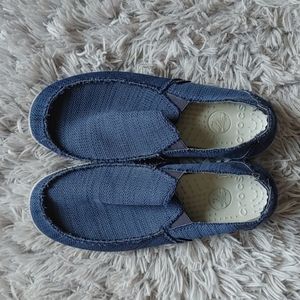 Blue Crocs Walu loafer size 10